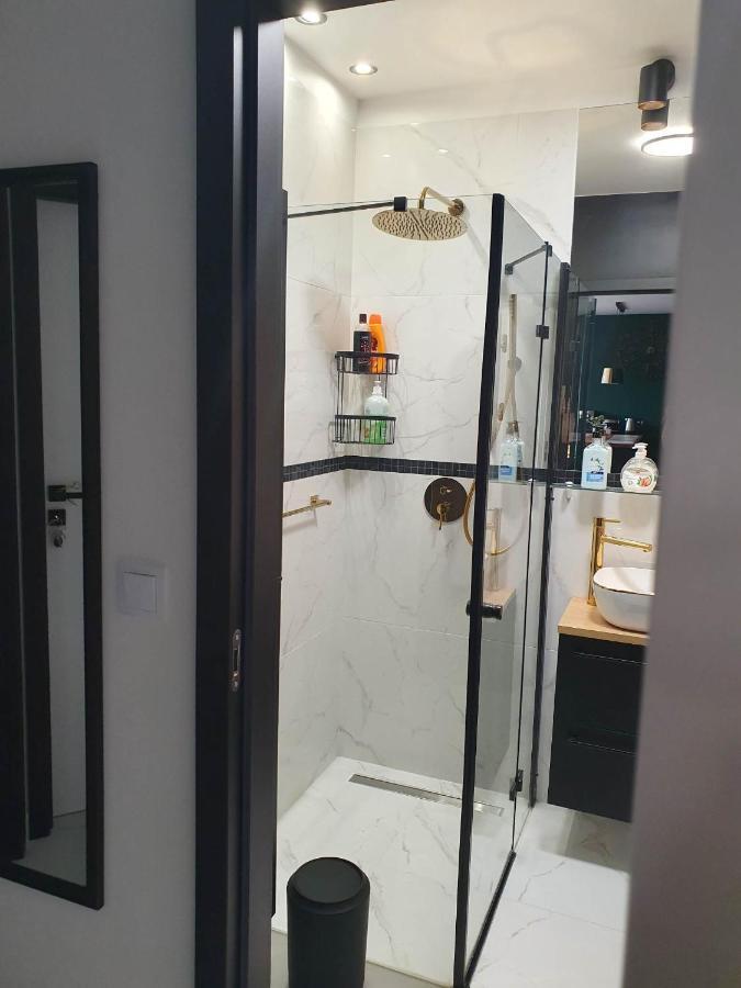 Apartament 3 Pokojowy Lub Pokoj W Mieszkaniu W Nowym Bloku Varsovia Exterior foto